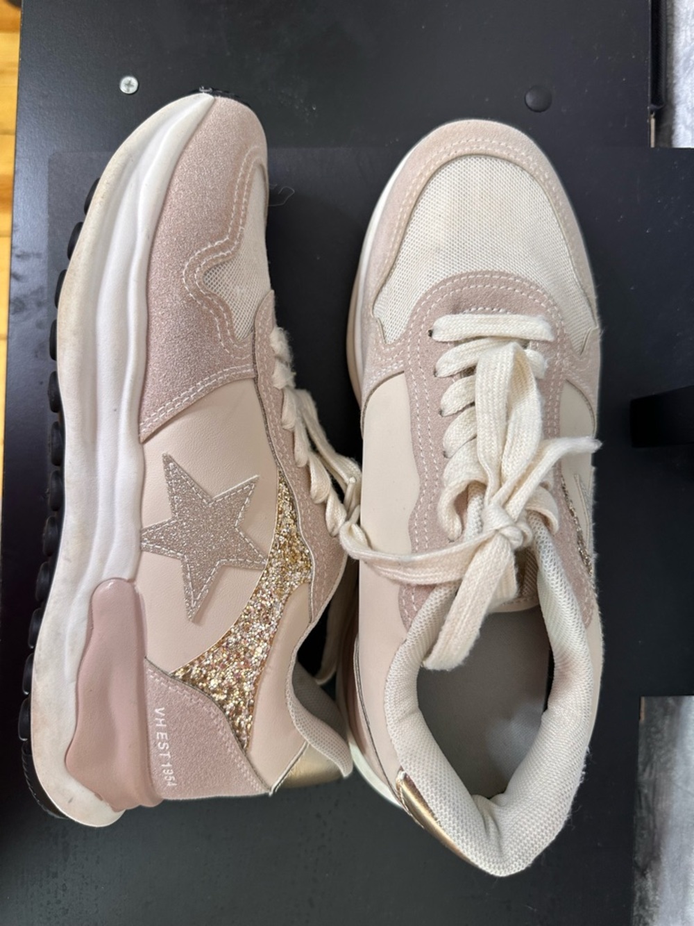Vintage Havana Cream and Gold Glitter Star Sneakers - Picture 4 of 4